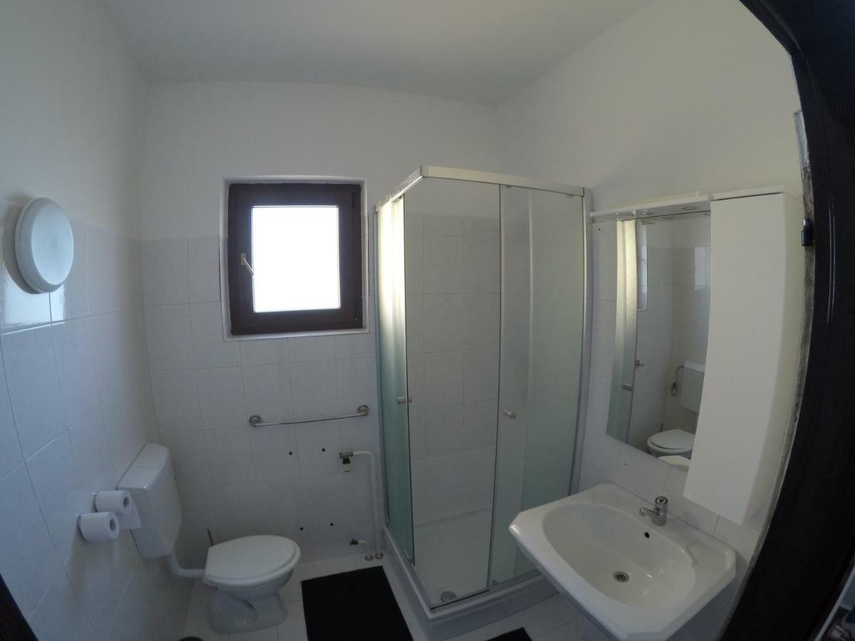 Apartman Koralj Pula Exterior foto